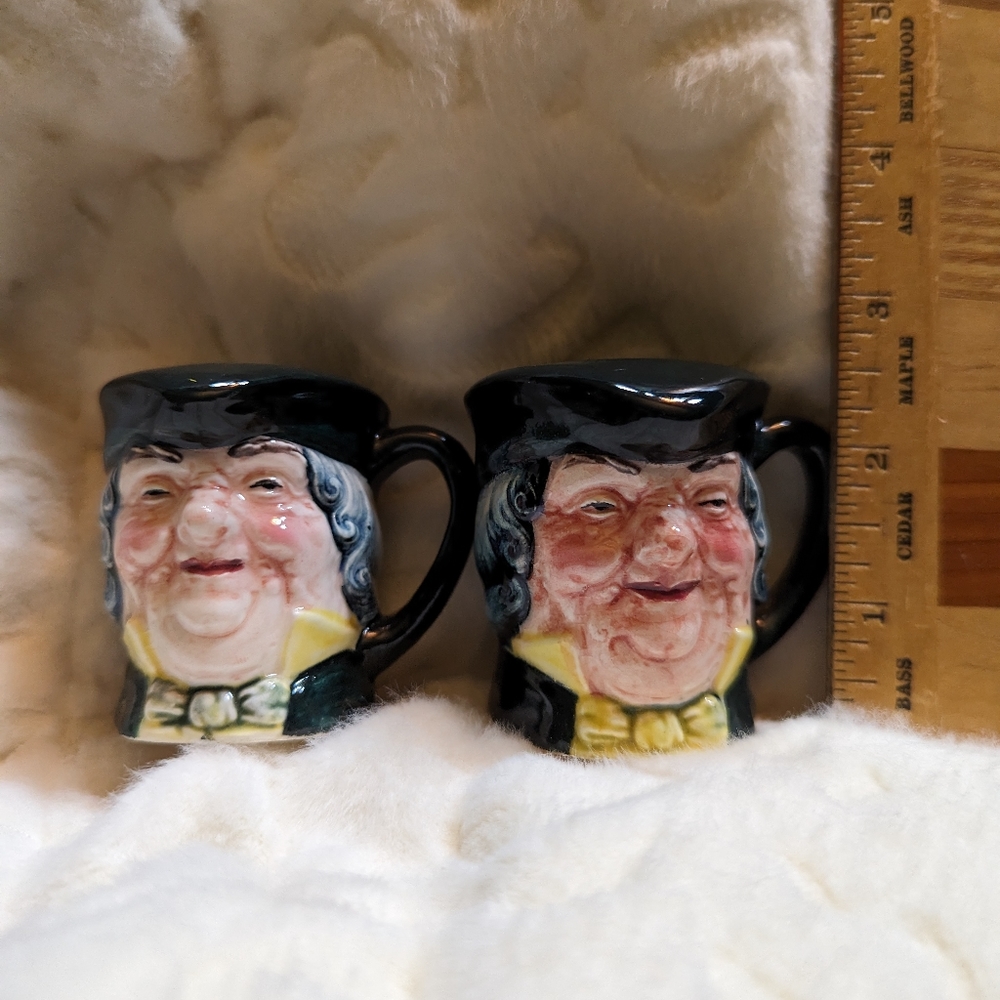 Vintage parson brown salt shakers